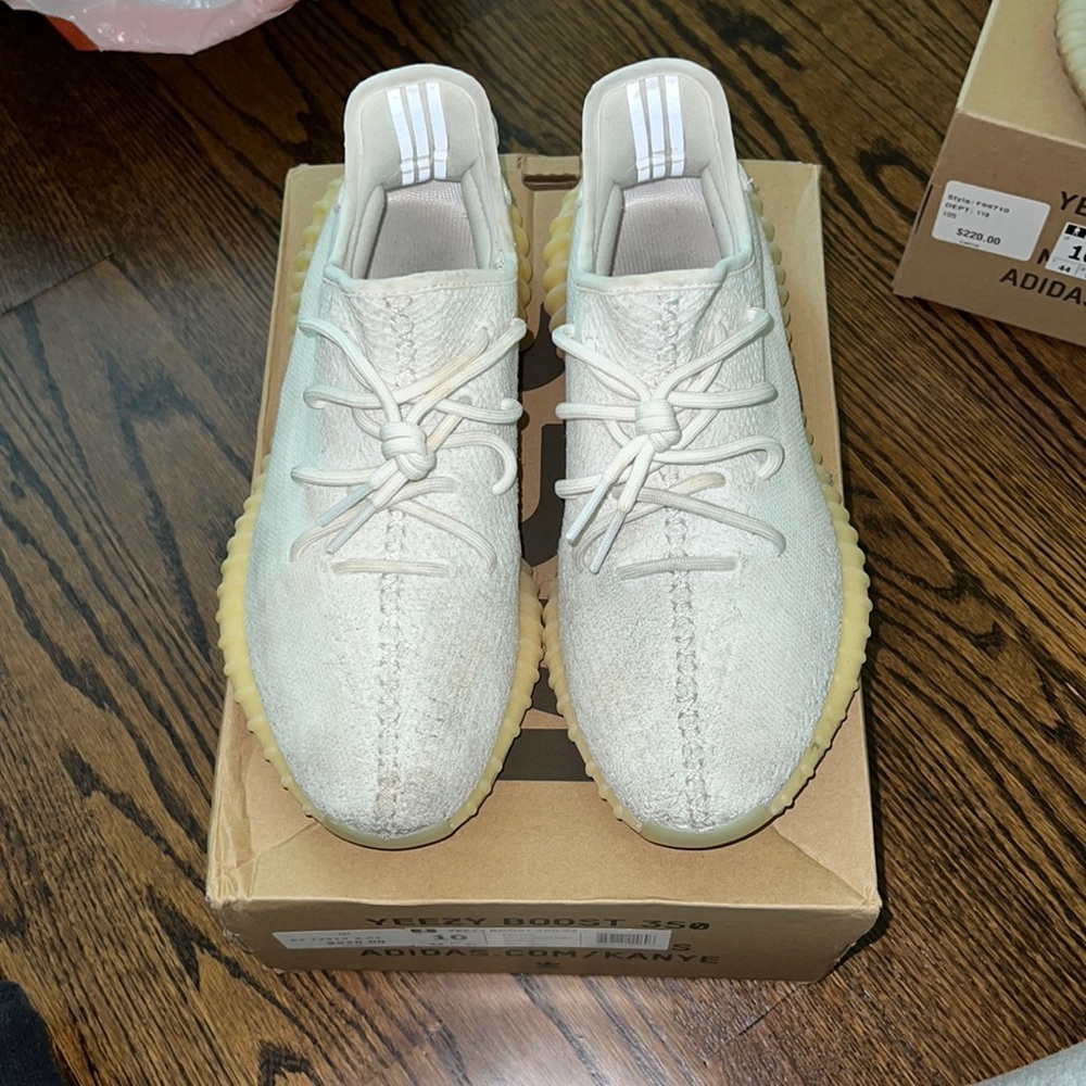 White yeezy boost 350 v2 original release size US10 with original box